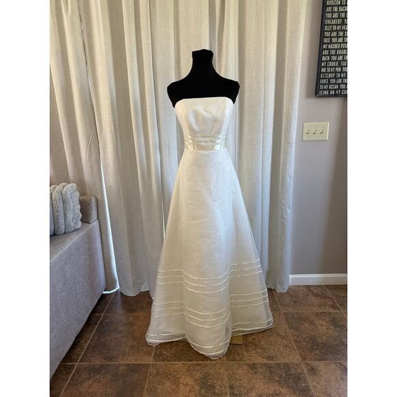 David's Bridal Dresses & Skirts - Ribbon Wedding Dress/Gown By David's Bridal Size 8